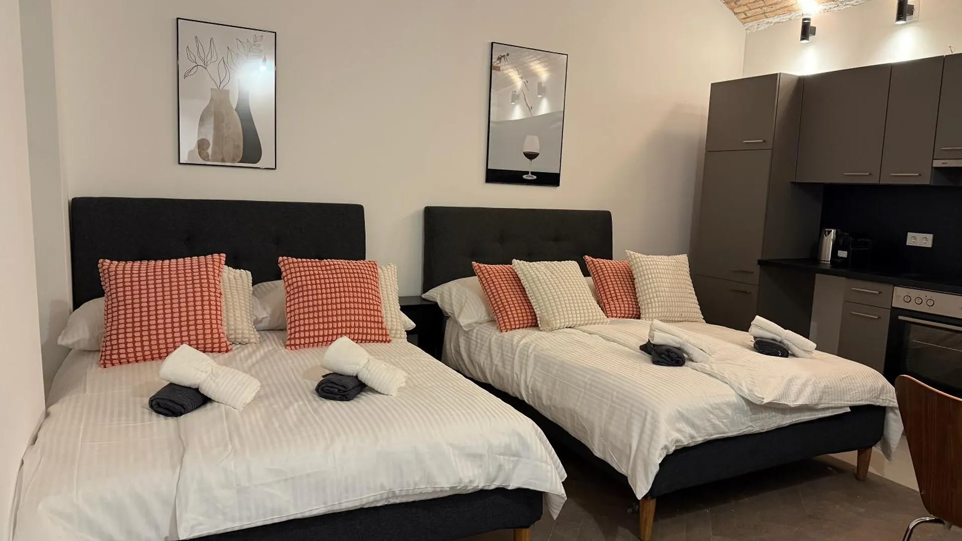 Cosy Renovated Apartment In Mariahilf Vienna