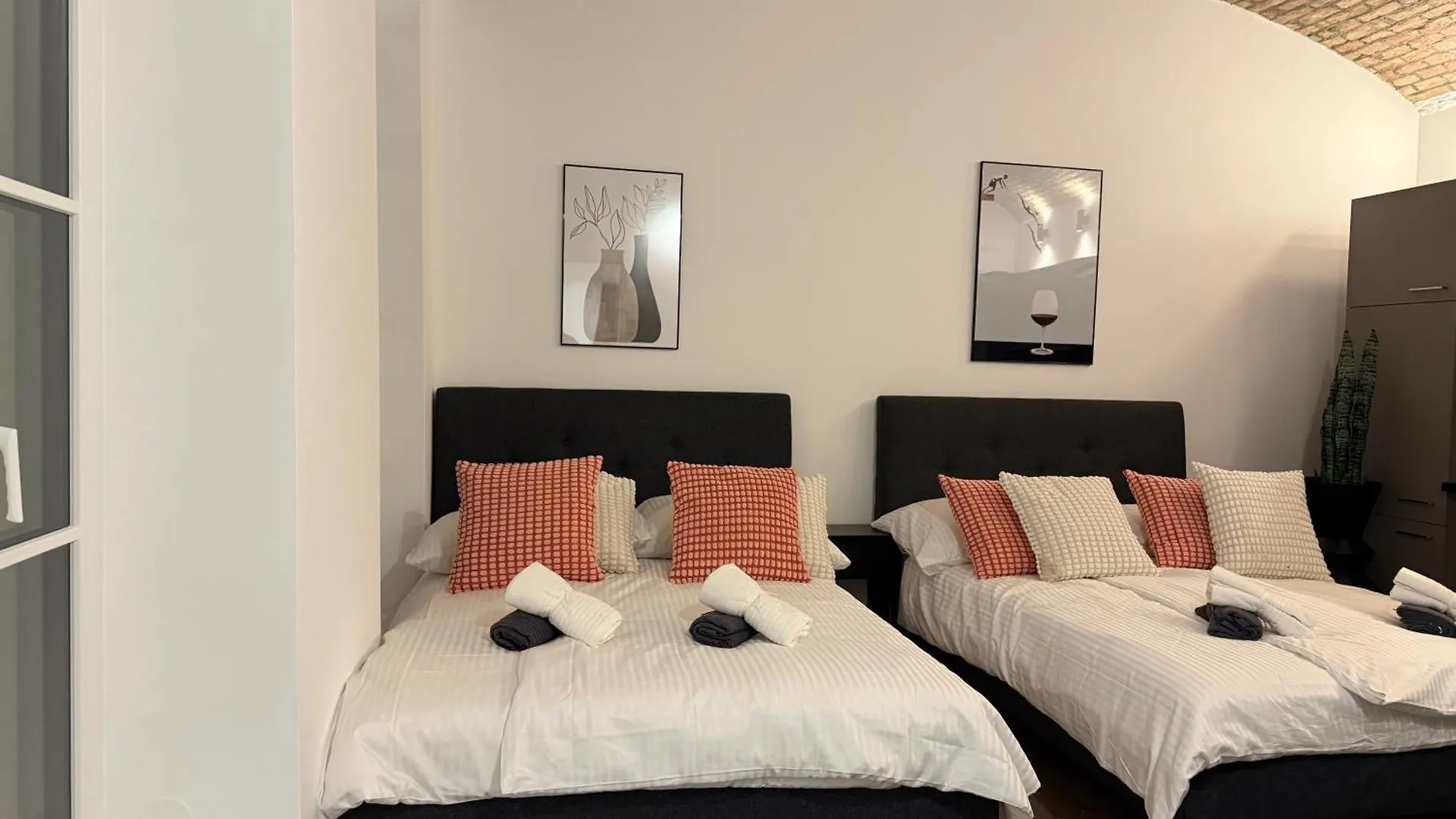 Cosy Renovated Apartment In Mariahilf Vienna